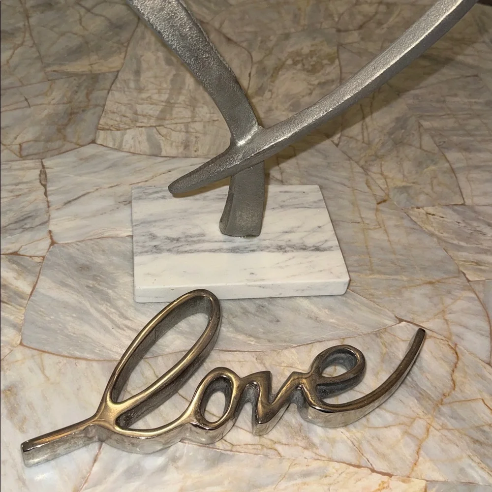 Silver Heart Wall Decor with 'Love'‎ Inscription